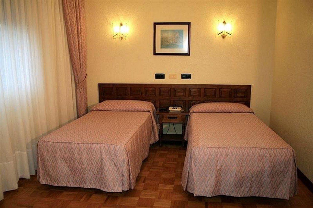 Hotel Las Vegas Burgo Dış mekan fotoğraf